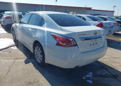2015 Nissan Altima 2.5 S из США, поврежденный, VIN 1N4AL3AP8FN402987